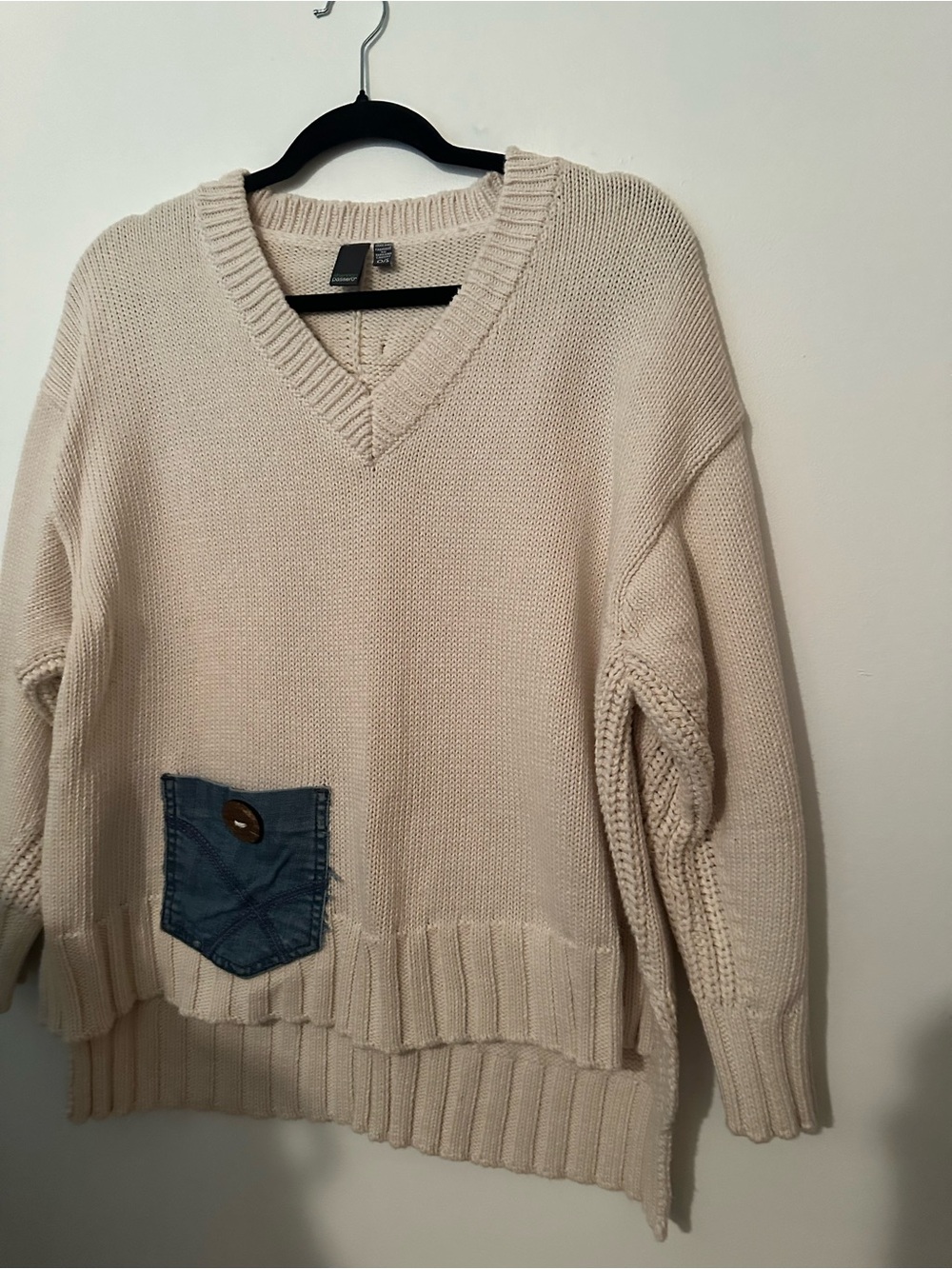 Ladies Cream V-Neck Knit Sweater with Accent Pocket